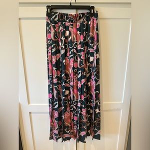 Tuckernuck size S floor length printed pleated maxi skirt